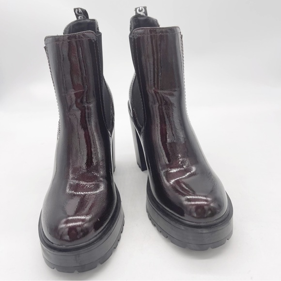 GBG Los Angeles Faux Patent Leather Burgundy Lug Sole Heel Chelsea Boot Size 11 - Picture 8 of 13